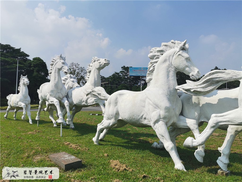 東莞玻璃鋼雕塑，狀元筆公園萬(wàn)馬奔騰雕塑造型 (4)