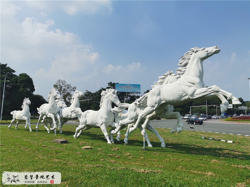 東莞玻璃鋼雕塑，狀元筆公園萬(wàn)馬奔騰雕塑造型 (2)